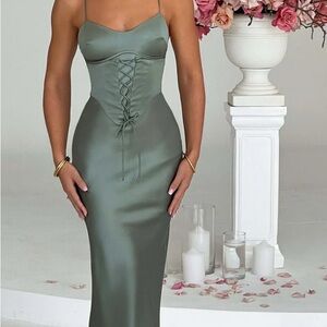Green Sheath Dress with Sweetheart Neckline for Wedding